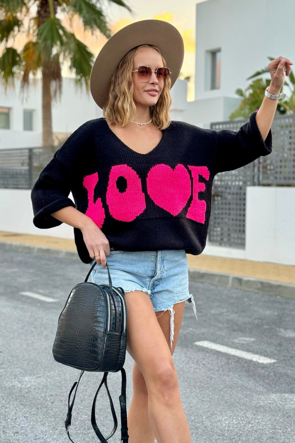 Sweter z napisem Love czarno-fuksjowy 1