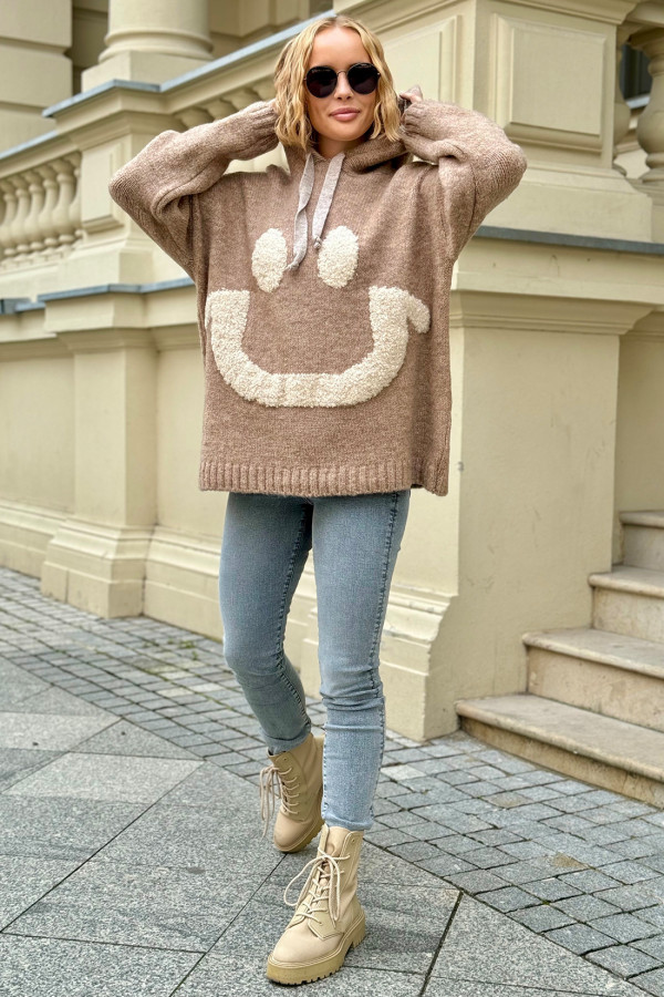 Sweter oversize kapturem Smiley Latte 1