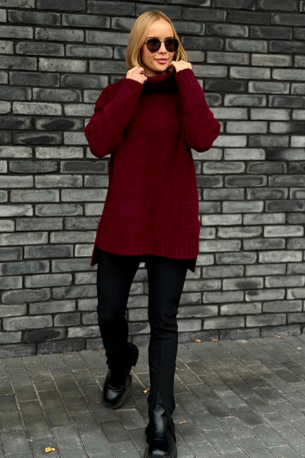 Sweter oversize golfem Anna Burgund 2